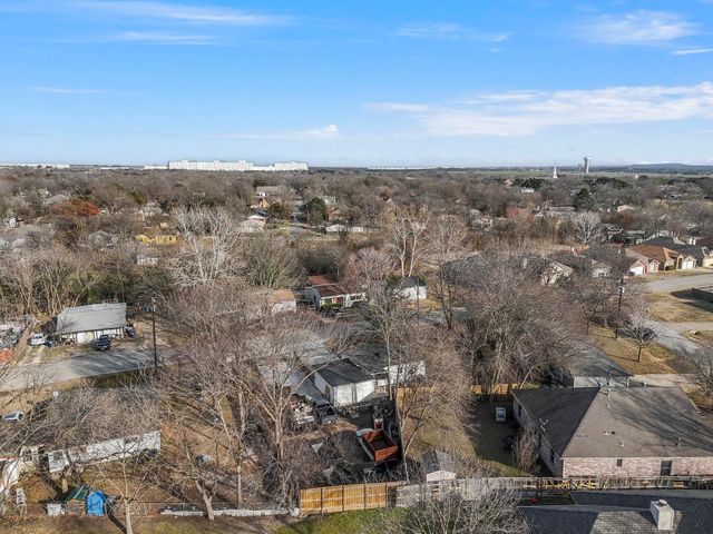 611 N Elm Street, Lancaster, TX 75146