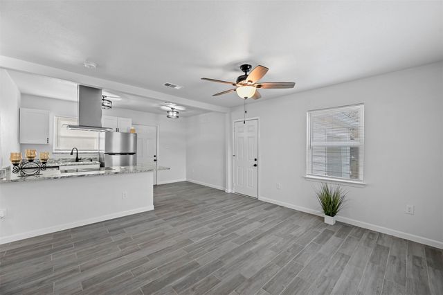 611 N Elm Street, Lancaster, TX 75146