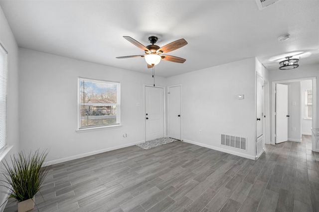611 N Elm Street, Lancaster, TX 75146