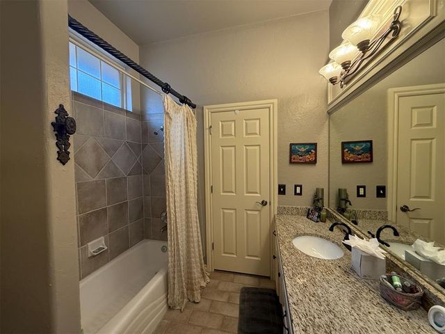 1832 Red Prairie Drive, Edmond, OK 73025