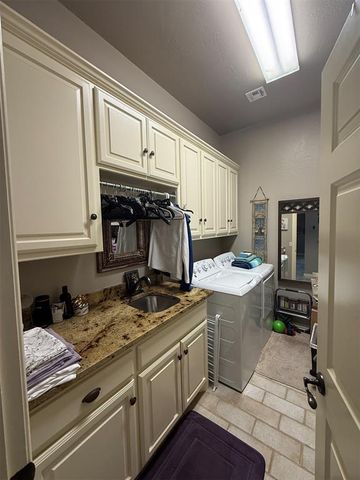 1832 Red Prairie Drive, Edmond, OK 73025