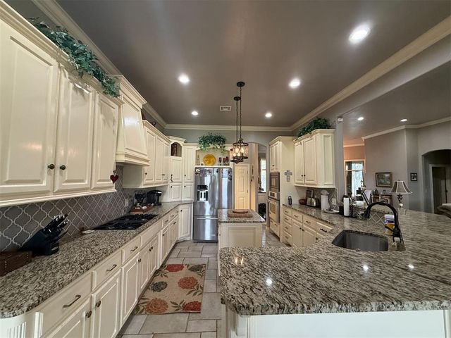 1832 Red Prairie Drive, Edmond, OK 73025