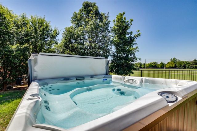 1832 Red Prairie Drive, Edmond, OK 73025