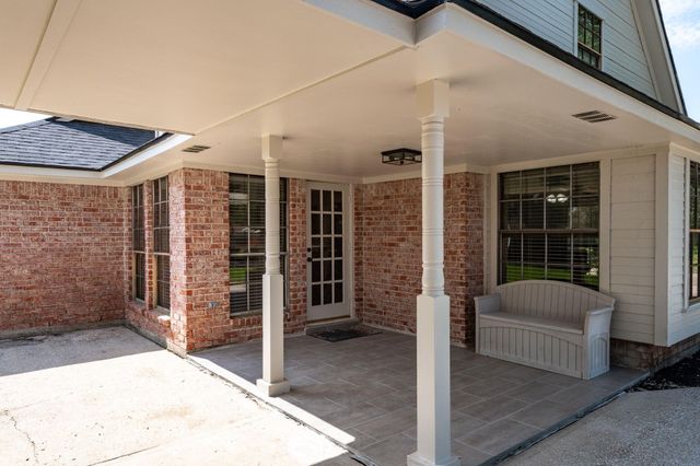 4711 Burning Tree Drive, Baytown, TX 77521