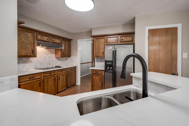 4711 Burning Tree Drive, Baytown, TX 77521