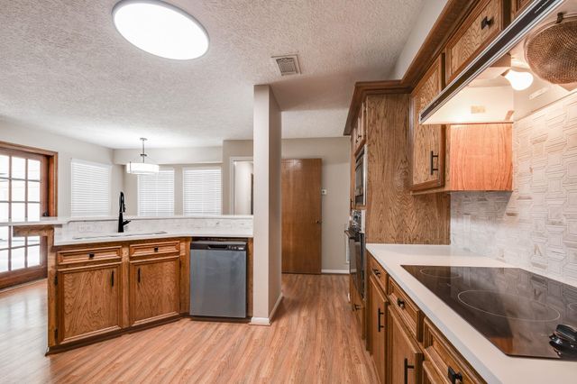 4711 Burning Tree Drive, Baytown, TX 77521