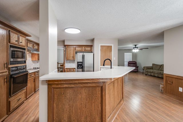 4711 Burning Tree Drive, Baytown, TX 77521