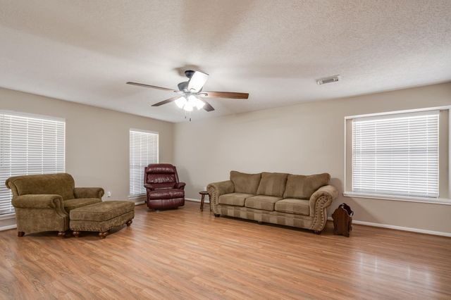 4711 Burning Tree Drive, Baytown, TX 77521
