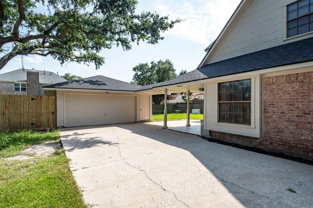 4711 Burning Tree Drive, Baytown, TX 77521