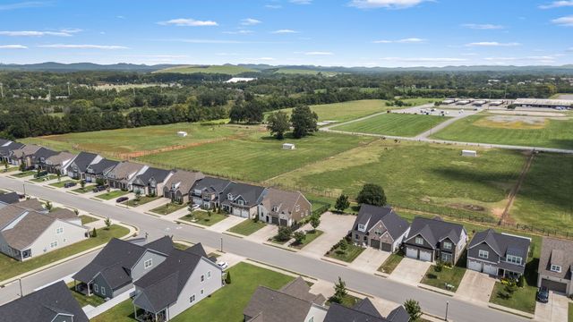3632 Caroline Farms Dr, Murfreesboro, TN 37129