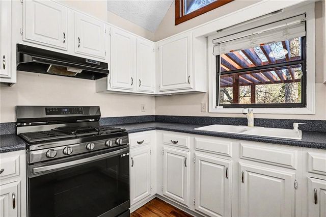 2711 Old Coach Road, Duluth, GA 30096