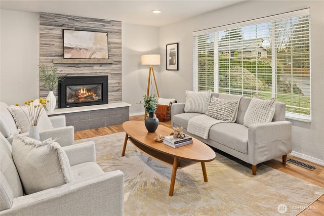 23614 39TH Place W, Brier, WA 98036