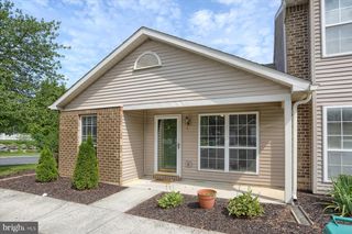 5 EASTWICK CT, Carlisle, PA 17015
