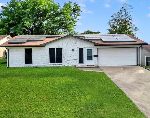 1804 Fernwood Circle, Carrollton, TX 75006