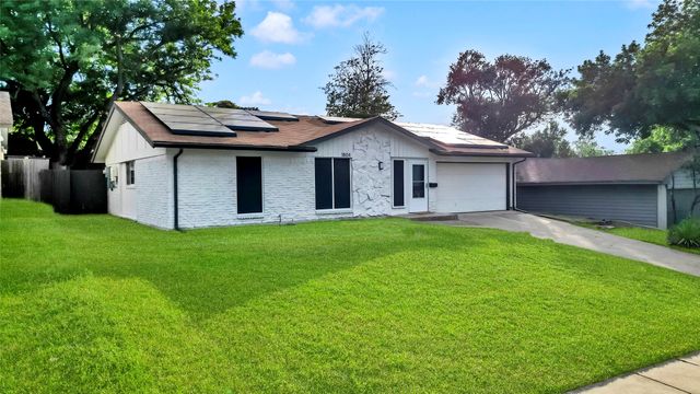 1804 Fernwood Circle, Carrollton, TX 75006