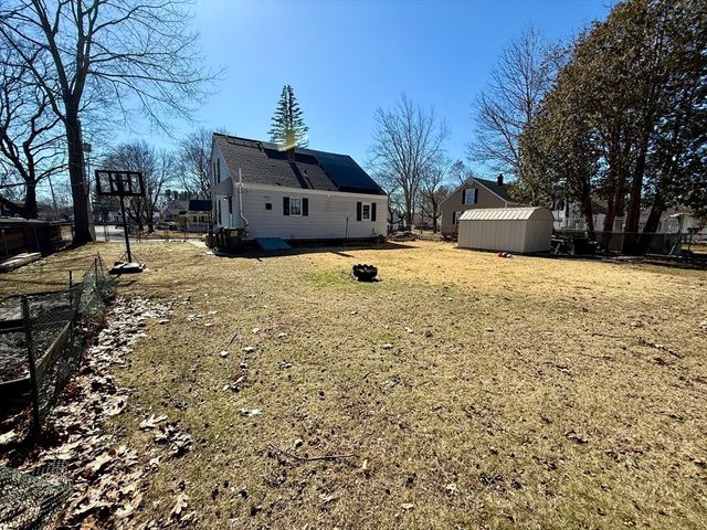 12 Carron Ln, Oxford, MA 01540