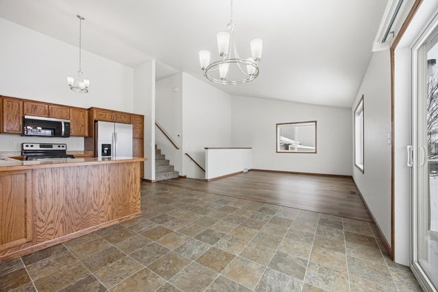 6204 56th Avenue S, Fargo, ND 58104