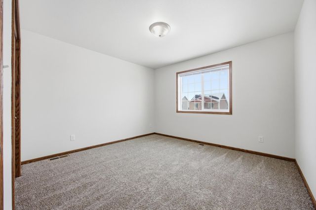 6204 56th Avenue S, Fargo, ND 58104