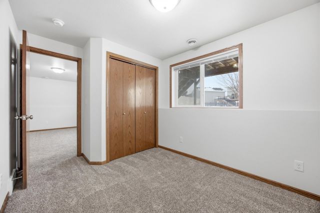 6204 56th Avenue S, Fargo, ND 58104