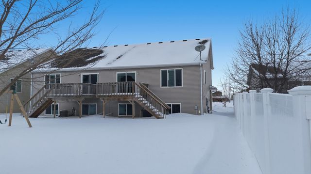 6204 56th Avenue S, Fargo, ND 58104