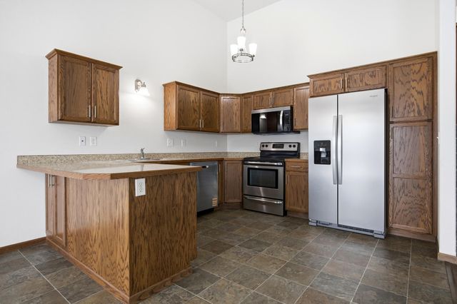 6204 56th Avenue S, Fargo, ND 58104