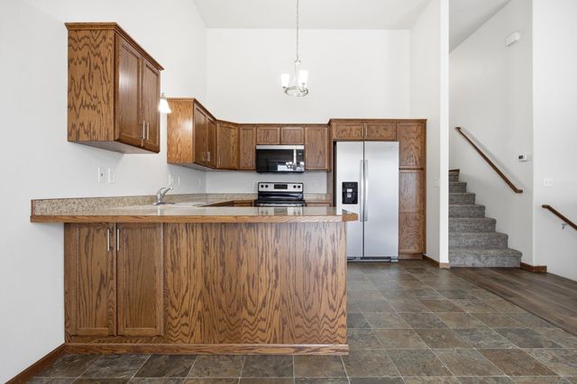 6204 56th Avenue S, Fargo, ND 58104