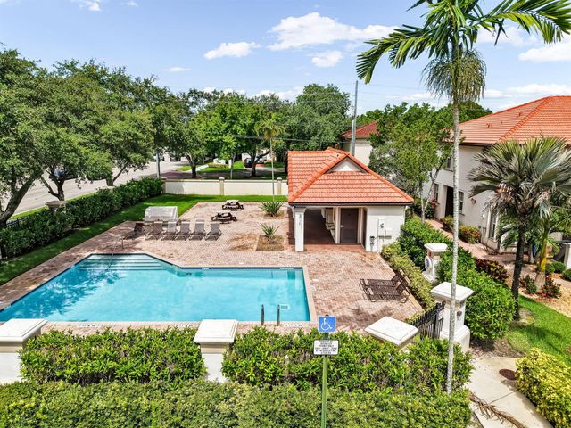 9731 Darlington Place, Cooper City, FL 33328