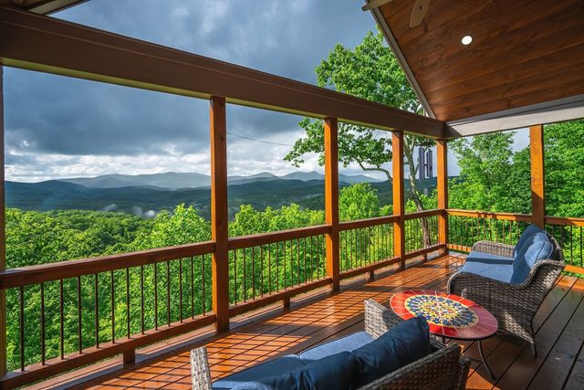 193 Pontoosuc Drive, Mineral Bluff, GA 30559