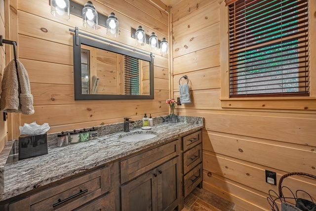 193 Pontoosuc Drive, Mineral Bluff, GA 30559