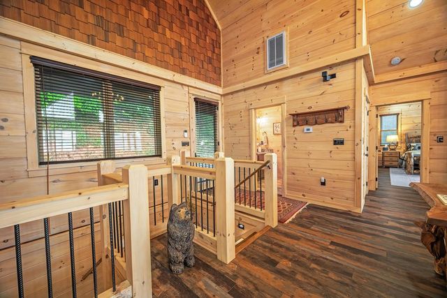 193 Pontoosuc Drive, Mineral Bluff, GA 30559