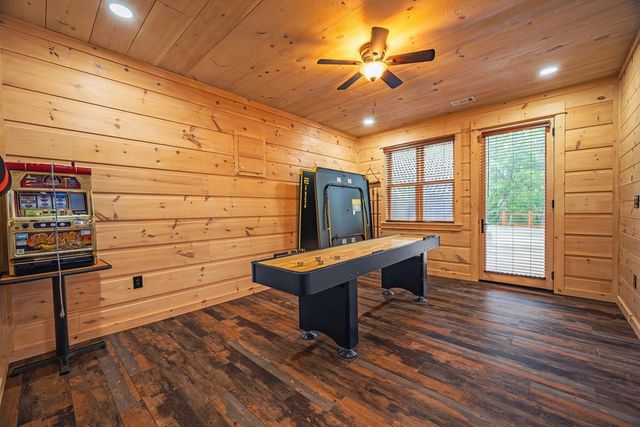 193 Pontoosuc Drive, Mineral Bluff, GA 30559