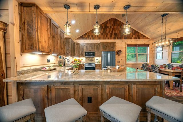 193 Pontoosuc Drive, Mineral Bluff, GA 30559