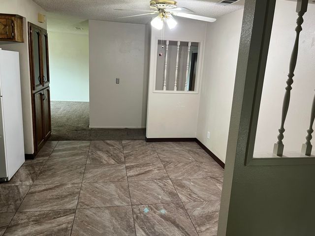 4701 W Laurel Avenue, Visalia, CA 93277