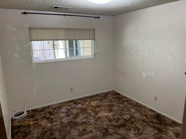 4701 W Laurel Avenue, Visalia, CA 93277