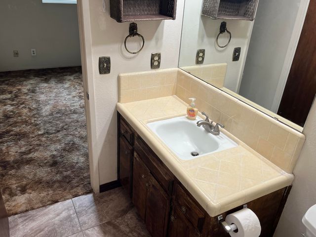 4701 W Laurel Avenue, Visalia, CA 93277