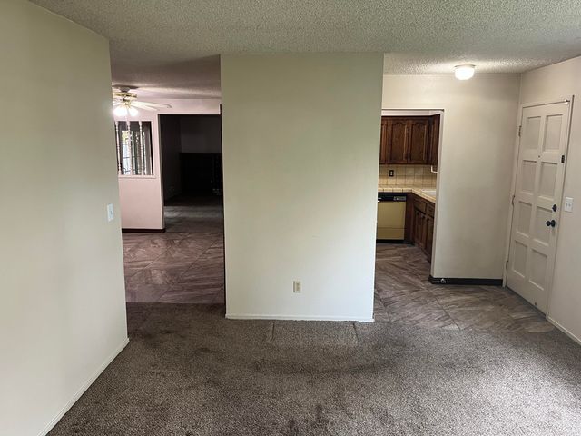 4701 W Laurel Avenue, Visalia, CA 93277