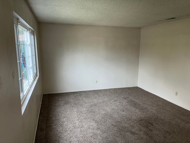 4701 W Laurel Avenue, Visalia, CA 93277