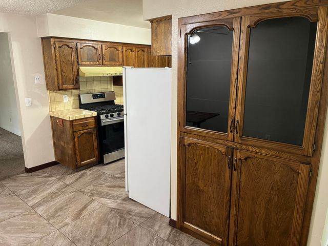 4701 W Laurel Avenue, Visalia, CA 93277