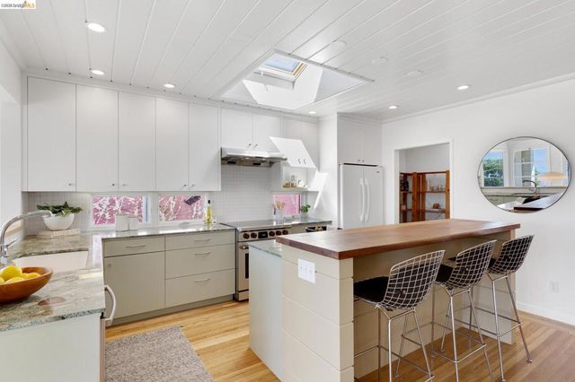 731 Grizzly Peak Blvd, Berkeley, CA 94708