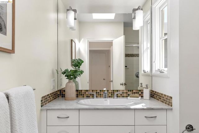 731 Grizzly Peak Blvd, Berkeley, CA 94708