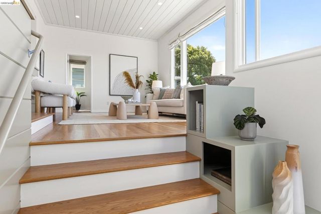 731 Grizzly Peak Blvd, Berkeley, CA 94708