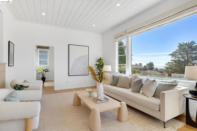 731 Grizzly Peak Blvd, Berkeley, CA 94708