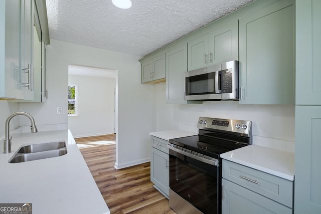 16 Rosenwald Drive, Hampton, GA 30228