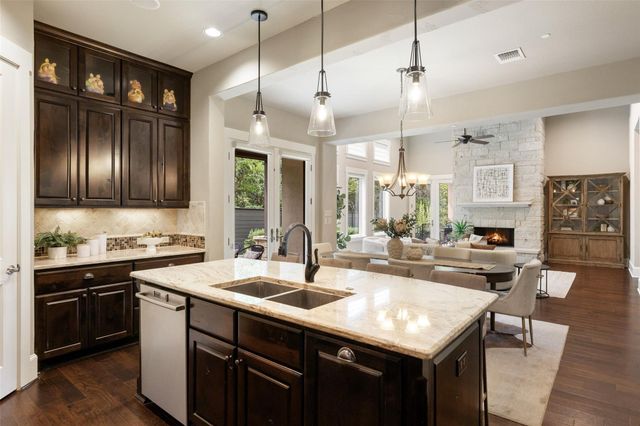 3807 Toro Canyon RD 8, Austin, TX 78746
