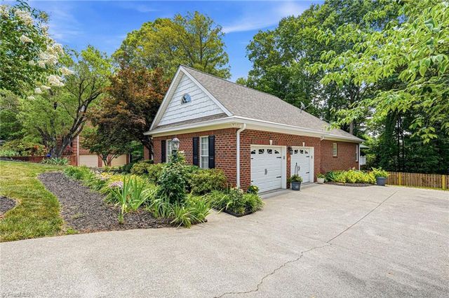 3625 Glennmoor Drive, Pfafftown, NC 27040