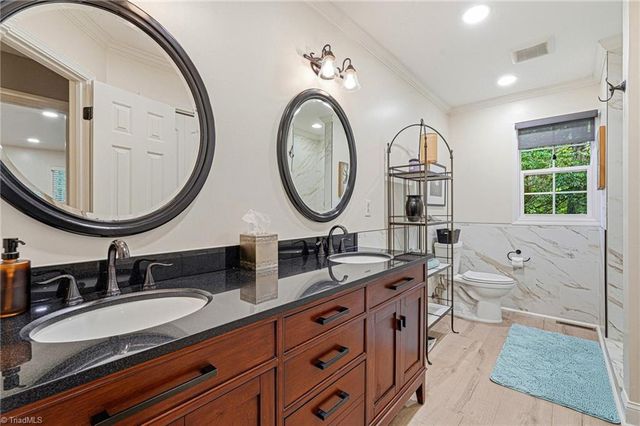 3625 Glennmoor Drive, Pfafftown, NC 27040