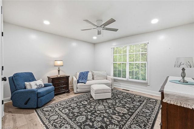 3625 Glennmoor Drive, Pfafftown, NC 27040