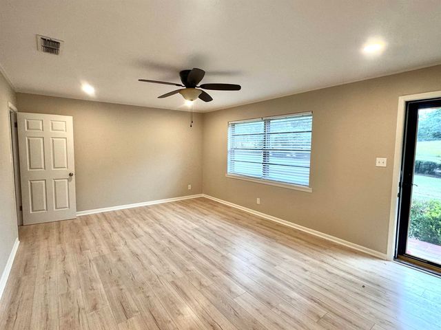 105 Carol, Henderson, TX 75654