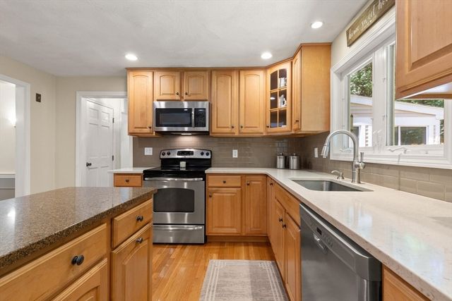 4 Quail Run Rd, Norfolk, MA 02056