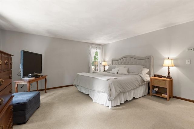 4 Quail Run Rd, Norfolk, MA 02056